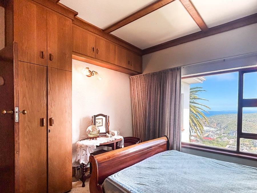 8 Bedroom Property for Sale in Herolds Bay Western Cape